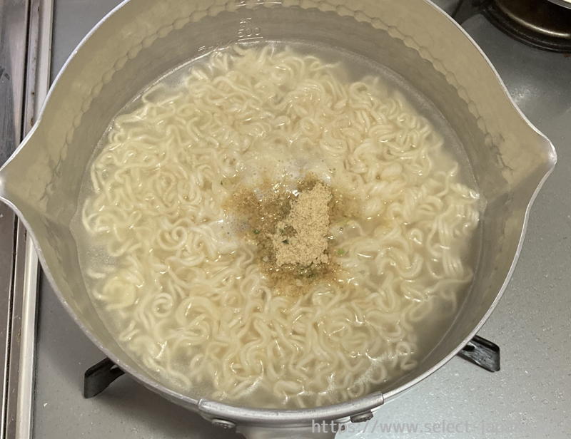 国内産　小麦粉　ラーメン　さくらい　しお　桜井食品　日本産　パーム油　植物油　たん白加水分解物　無添加